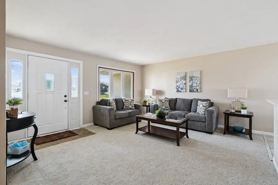 205 Park Lane Circle, Eldridge, IA 52748 - #3