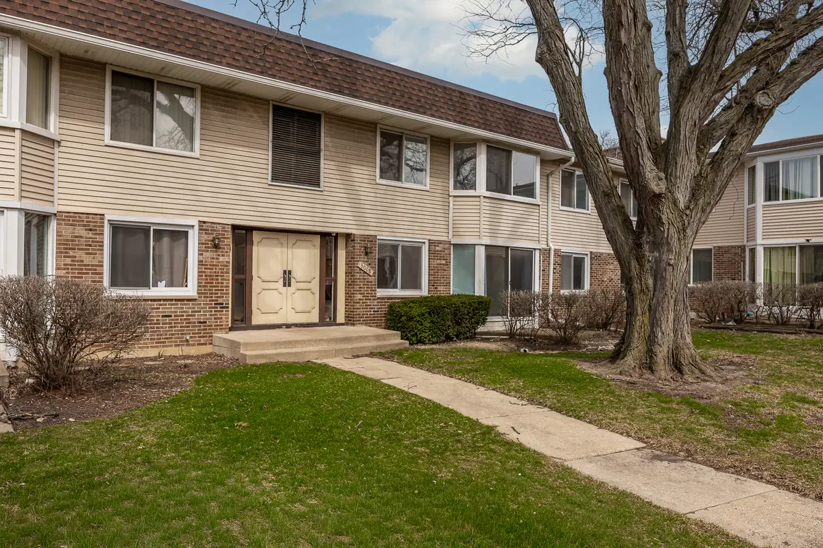 3008 Roberts Drive #1, Woodridge, IL 60517 - #1