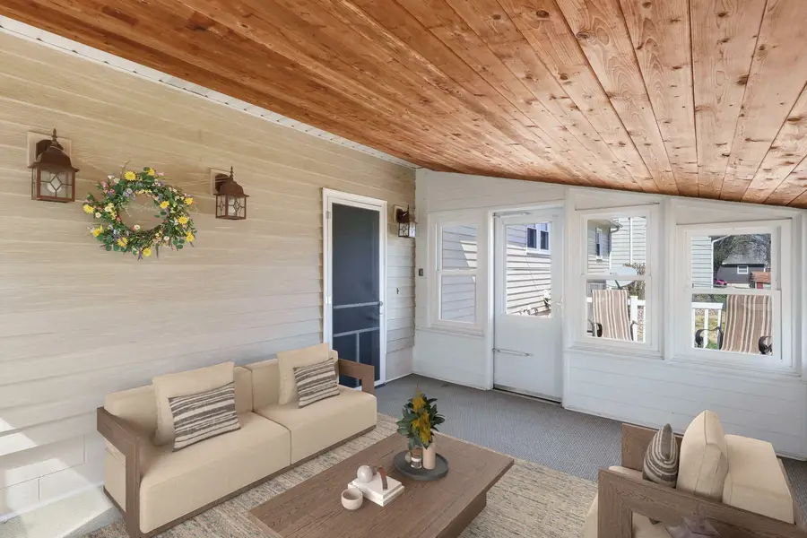 2690 9th Street, East Moline, IL 61244 - #2