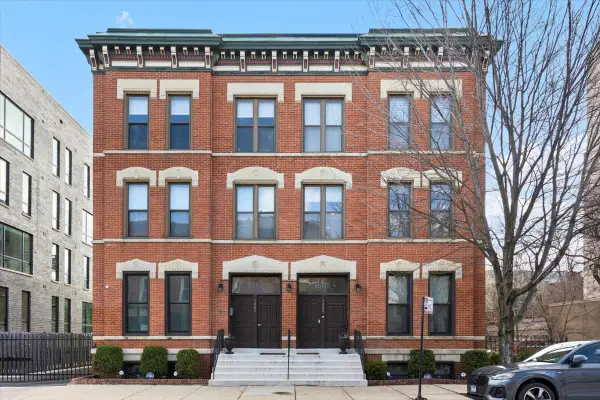 1867 N Halsted Street #2S, Chicago, IL 60614