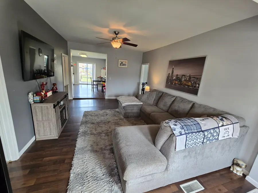 170 W Maple Street, Coal City, IL 60416 - #3