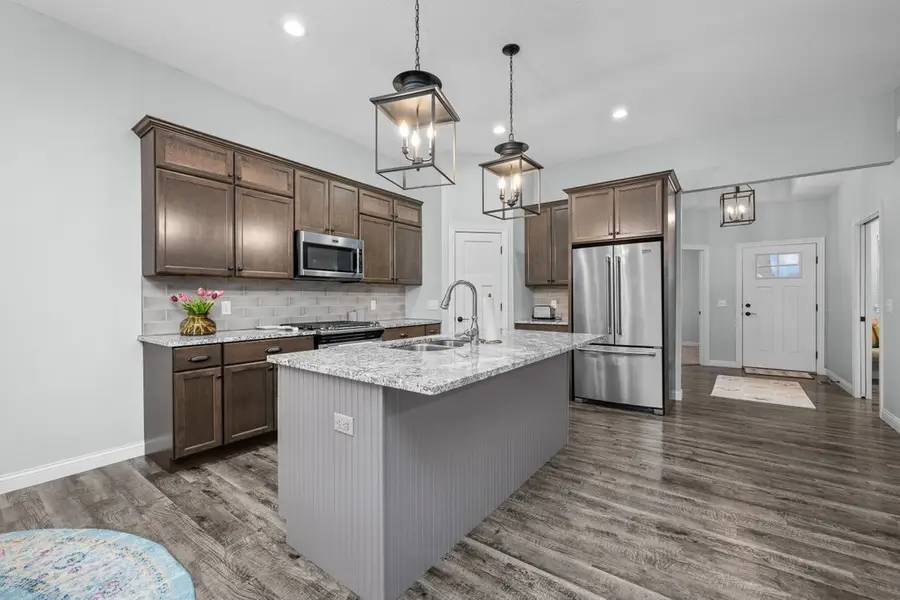 4709 Pheasant Creek Avenue, Davenport, IA 52807 - #3