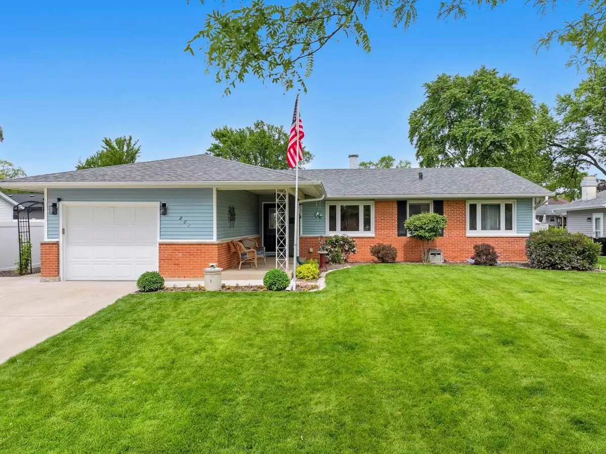 801 Delphia Avenue, Elk Grove Village, IL 60007 - #1