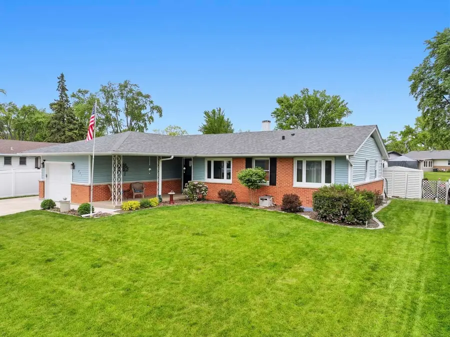 801 Delphia Avenue, Elk Grove Village, IL 60007 - #2
