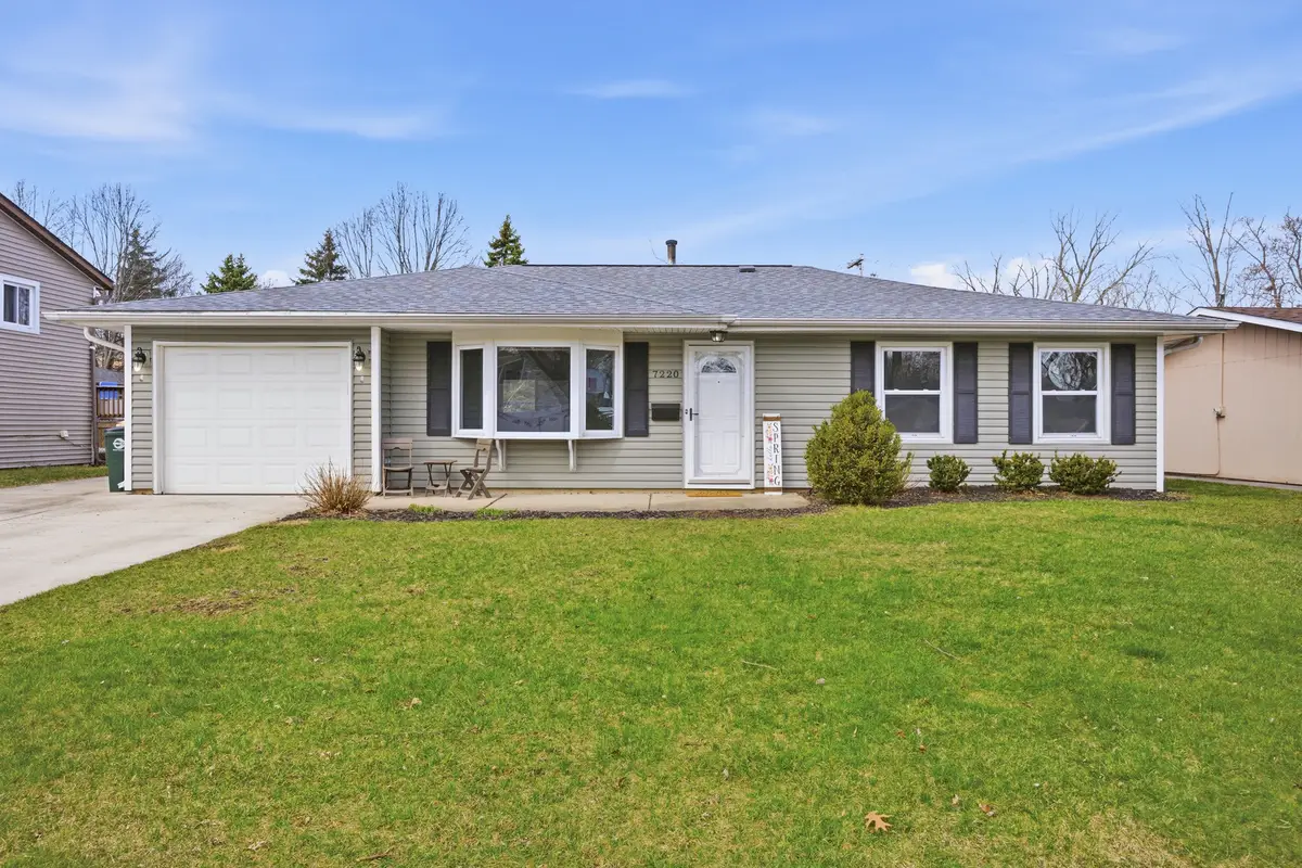 7220 Sprucewood Avenue, Woodridge, IL 60517 - #1