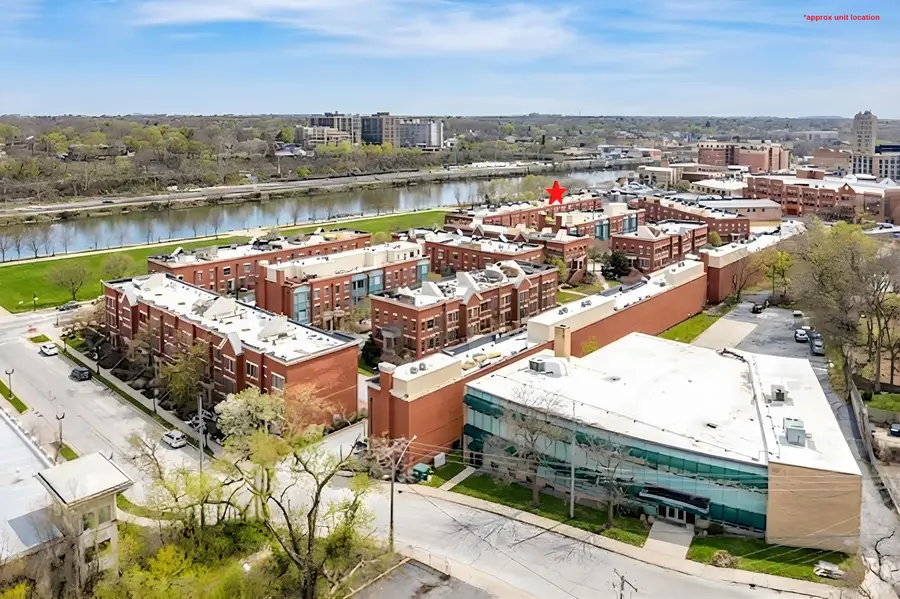 141 S Grove Avenue, Elgin, IL 60120 - #2