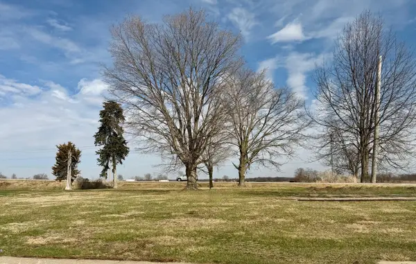 58 Cobblestone Lane, Le Claire, IA 52753