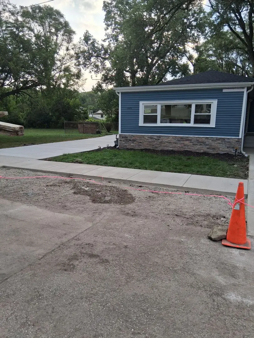 13621 S Homan Avenue, Robbins, IL 60472 - #2