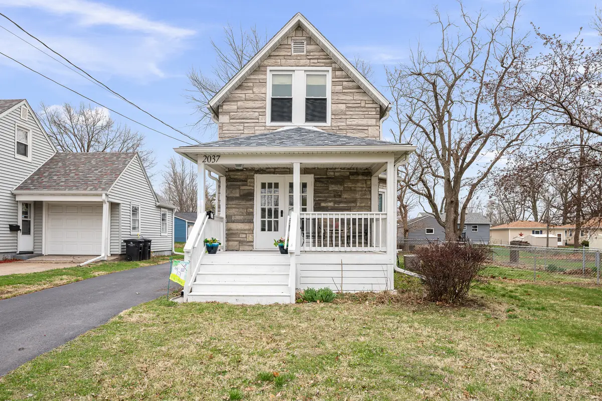 2037 30th Street, Rock Island, IL 61201 - #1