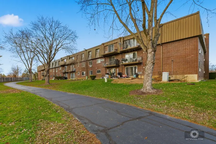 588 Fairway View Drive #2H, Wheeling, IL 60090 - #2