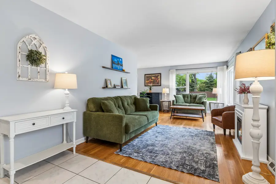 1105 E Barberry Lane, Mount Prospect, IL 60056 - #2