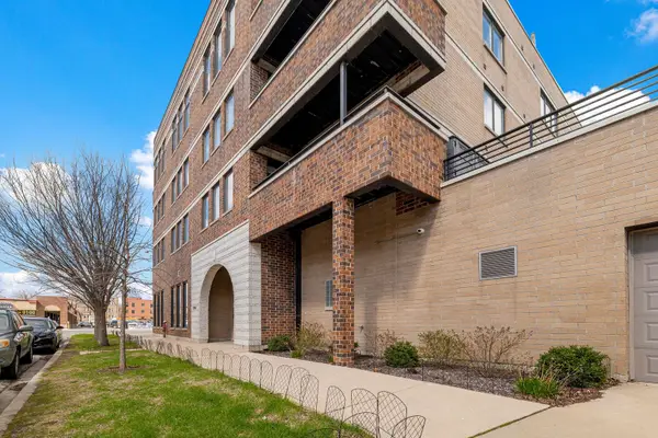 2352 W Shakespeare Avenue #2C, Chicago, IL 60647