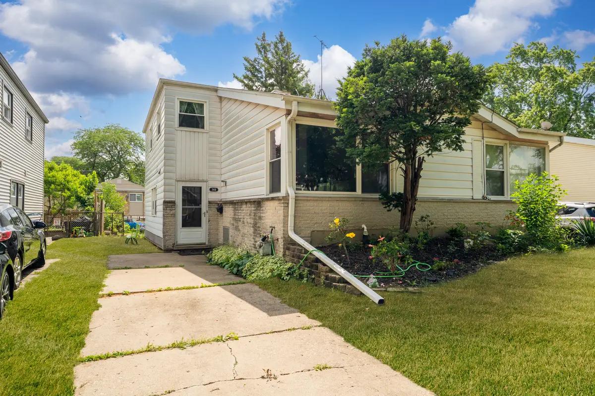 381 N 4th Avenue #B, Des Plaines, IL 60016 - #1