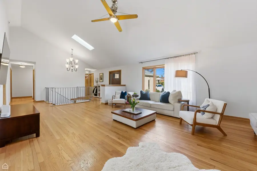 9101 Windsor Drive, Palos Hills, IL 60465 - #3