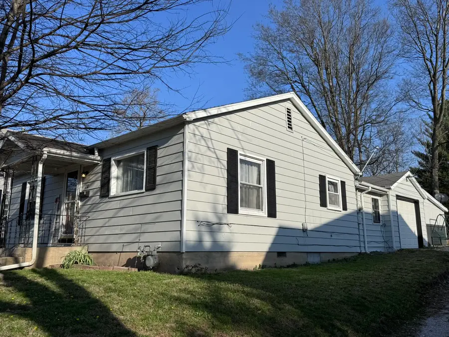 212 W Allmon Street, Salem, IL 62881 - #3