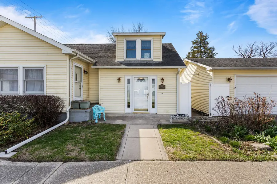 205 E Front Street, Fisher, IL 61843 - #3