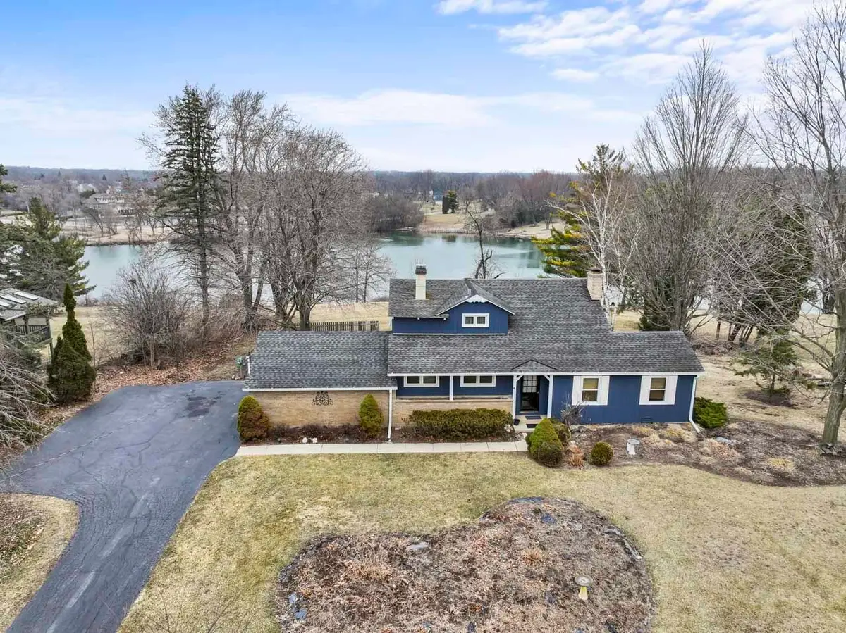 27052 W Lakeview Drive S, Lake Barrington, IL 60084 - #1