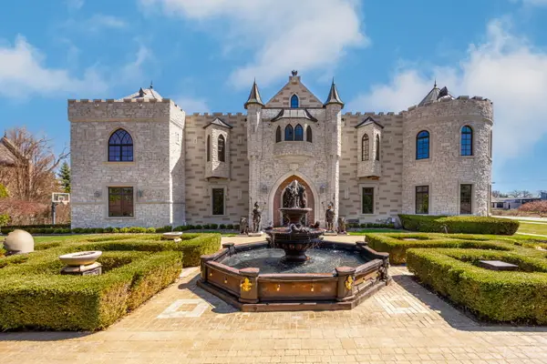 3015 Lincoln Road, Oak Brook, IL 60523