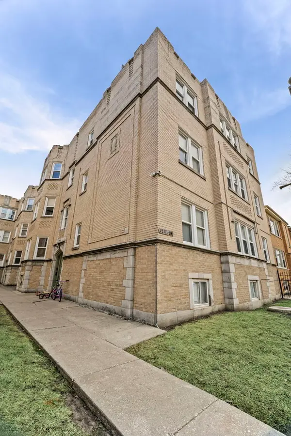 6319 N Sacramento Avenue #3E, Chicago, IL 60659