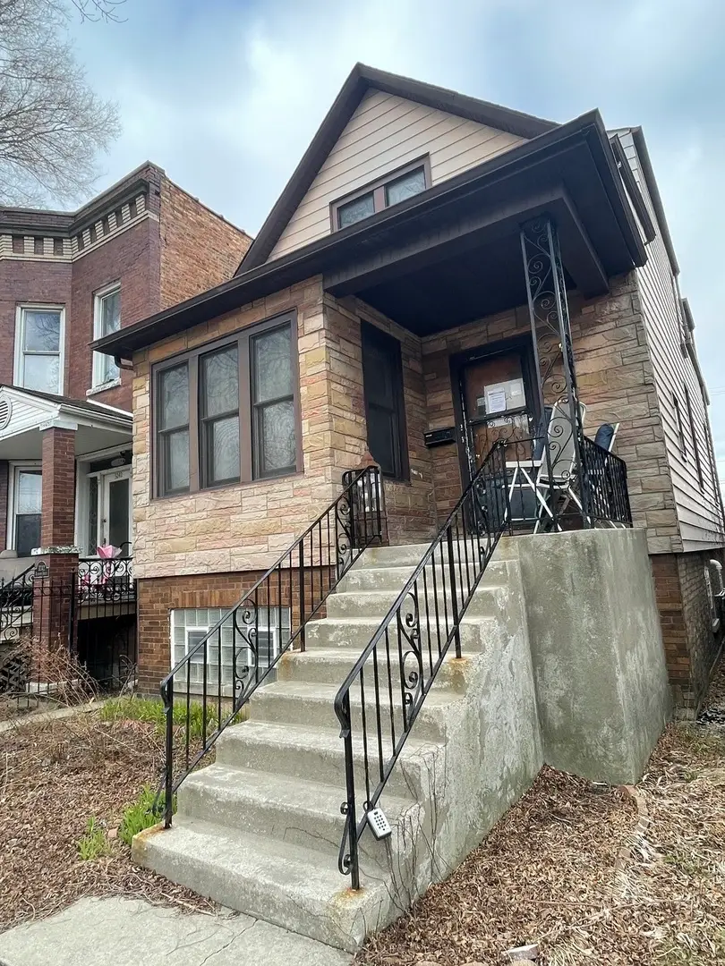 3246 N Richmond Street, Chicago, IL 60618 - #1