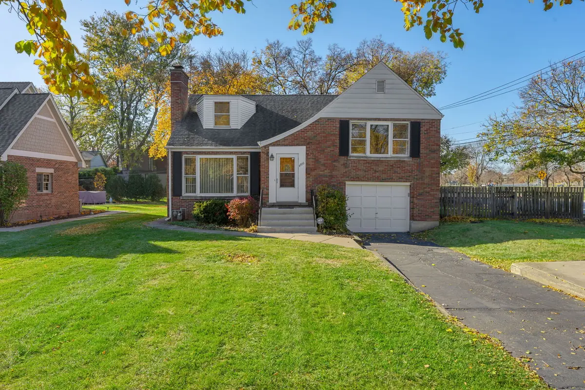 4700 Central Avenue, Western Springs, IL 60558 - #1