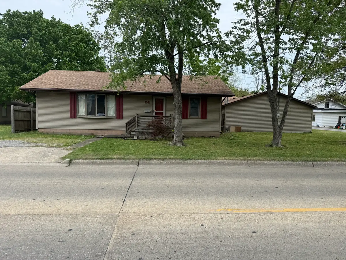 24 W Sloan Street, Harrisburg, IL 62946 - #1