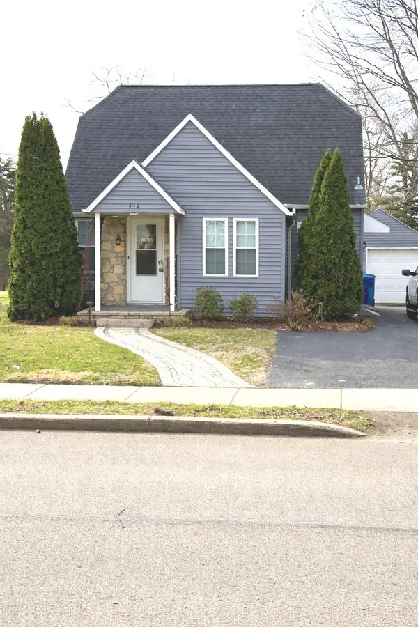 412 E Bradshaw Street, Dixon, IL 61021