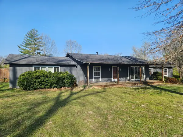 9769 Stuyvesant Street, Benton, IL 62812