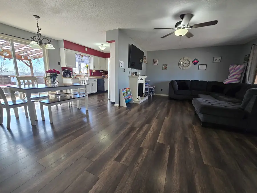 812 10th Avenue, Fulton, IL 61252 - #2