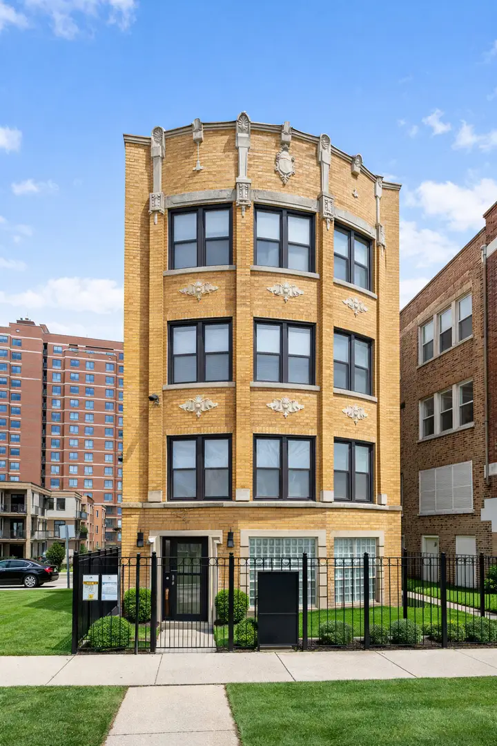 6711 S Paxton Avenue, Chicago, IL 60649 - #1