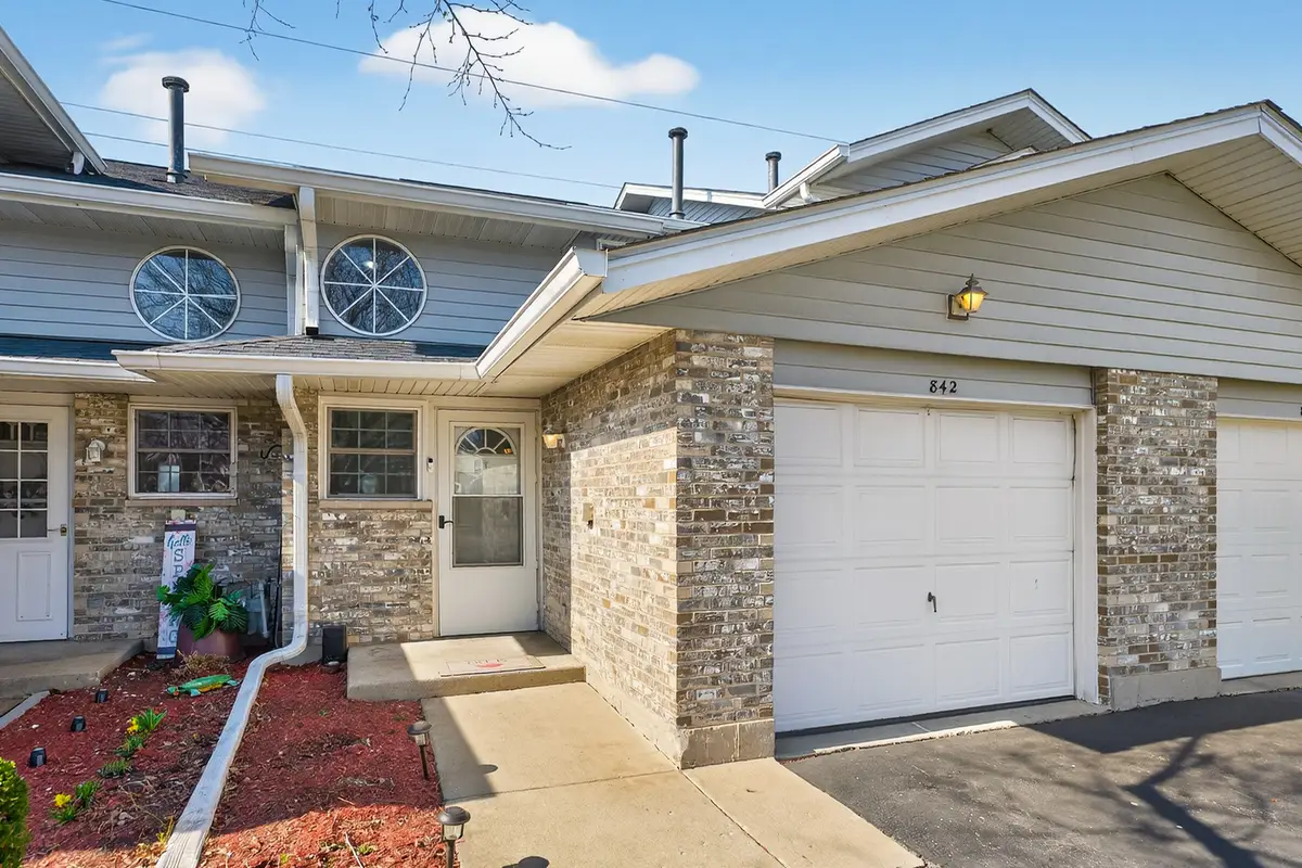 842 N Tamarac Boulevard, Addison, IL 60101 - #1