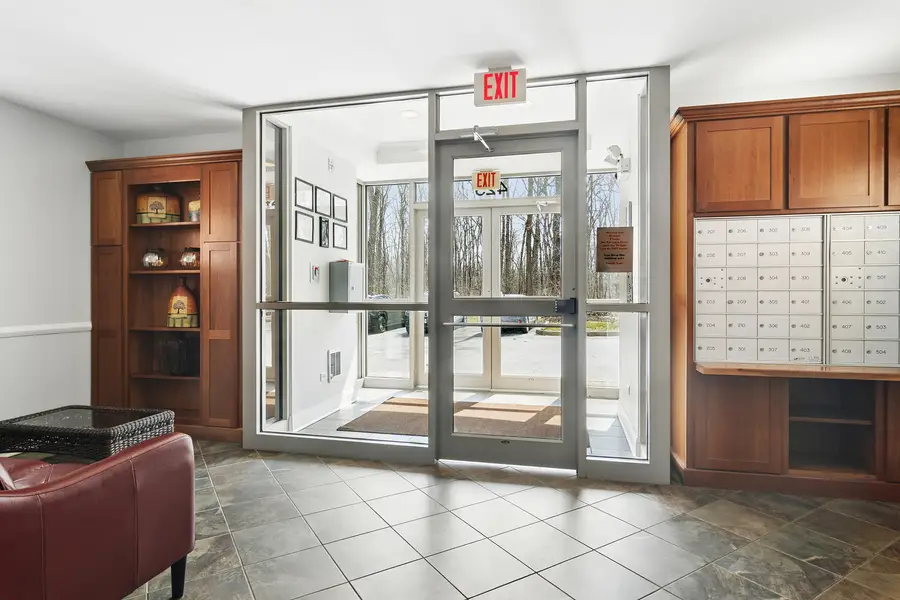 425 Benjamin Drive #202, Vernon Hills, IL 60061 - #2