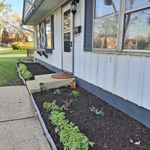 644 Briar Road, Wauconda, IL 60084