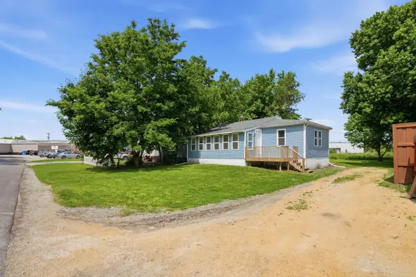 635 8th Avenue W, Milan, IL 61264