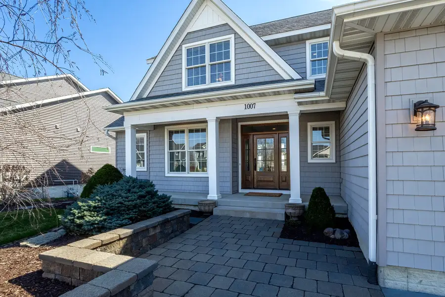 1007 S 8th Street, Eldridge, IA 52748 - #2