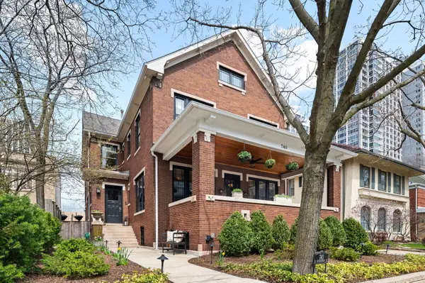 740 W Hutchinson Street, Chicago, IL 60613