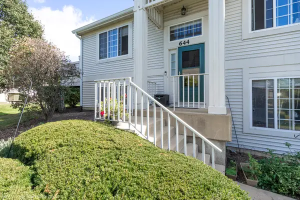 644 S Rosehall Lane #644, Round Lake, IL 60073