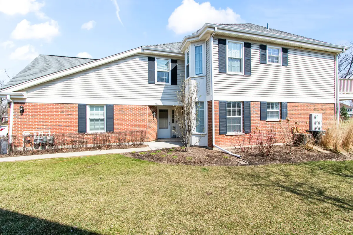 1233 S Wellington Court, Buffalo Grove, IL 60089 - #1