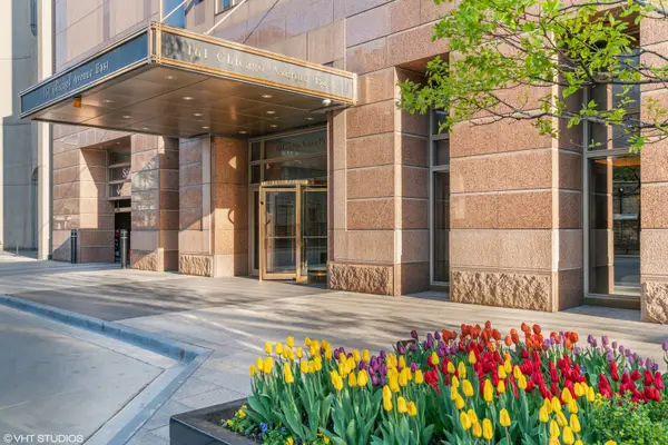 161 E Chicago Avenue #33DE, Chicago, IL 60611