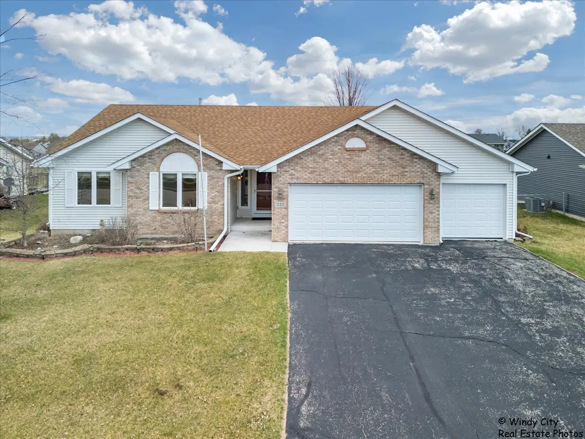 225 Sundance Trail, Capron, IL 61012 - #1