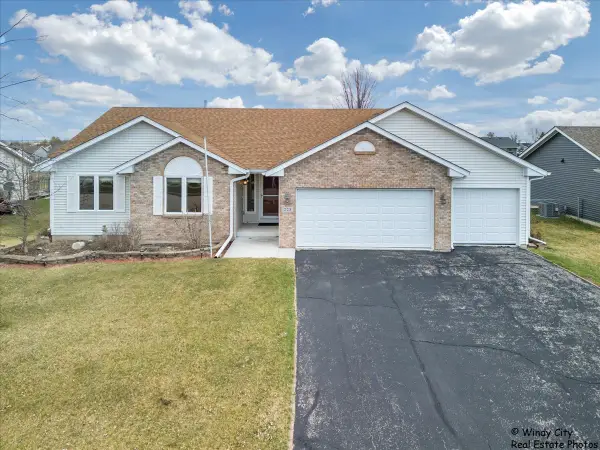 225 Sundance Trail, Capron, IL 61012