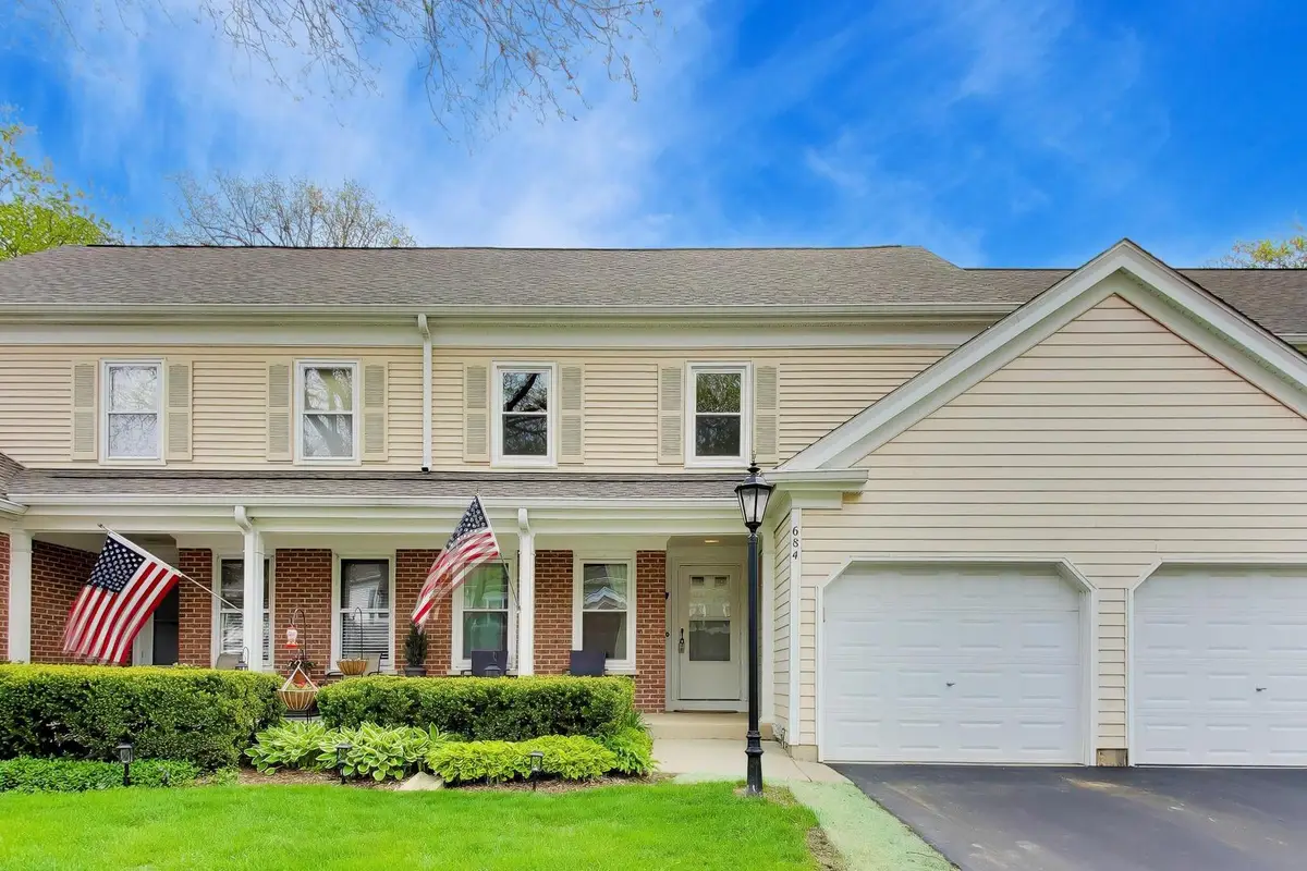 684 Regent Lane, Prospect Heights, IL 60070 - #1