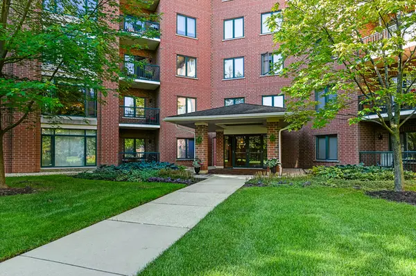865 E 22nd Street #B-216, Lombard, IL 60148