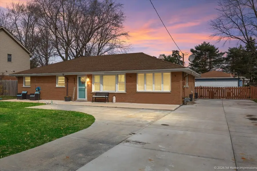 8836 W 93rd Place, Hickory Hills, IL 60457 - #2