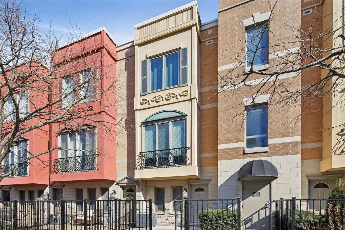 525 N Peoria Street, Chicago, IL 60642 - #1