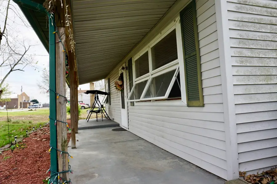 503 S 6th Street, Elkville, IL 62932 - #3