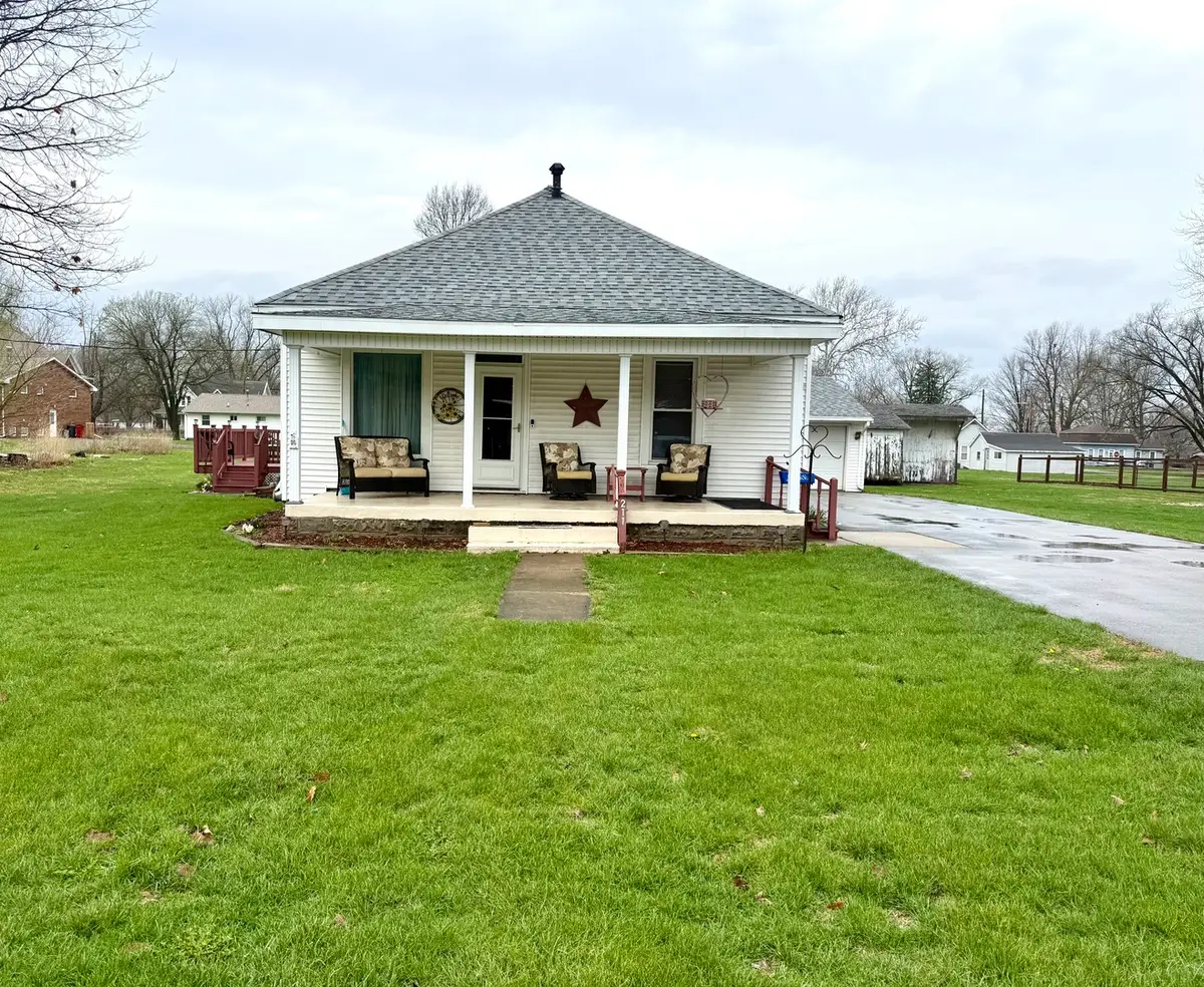 211 N Union Street, Yates City, IL 61572 - #1