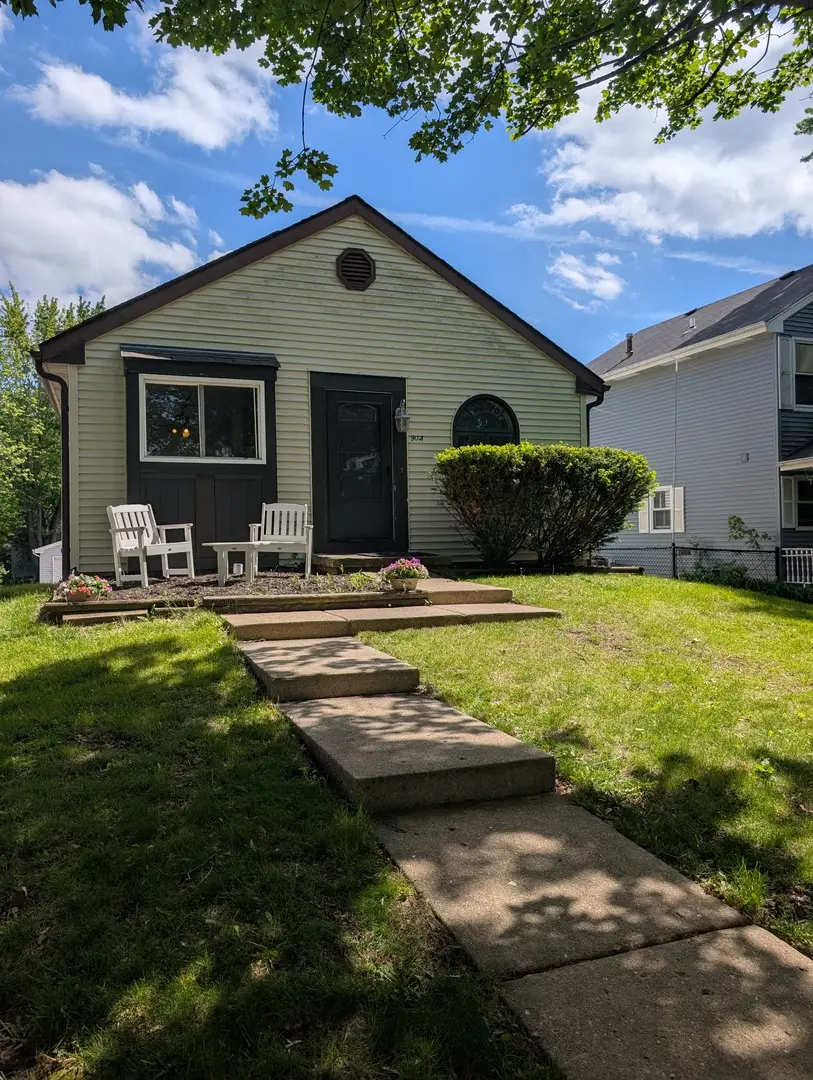 904 Britta Lane, Geneva, IL 60134 - #2