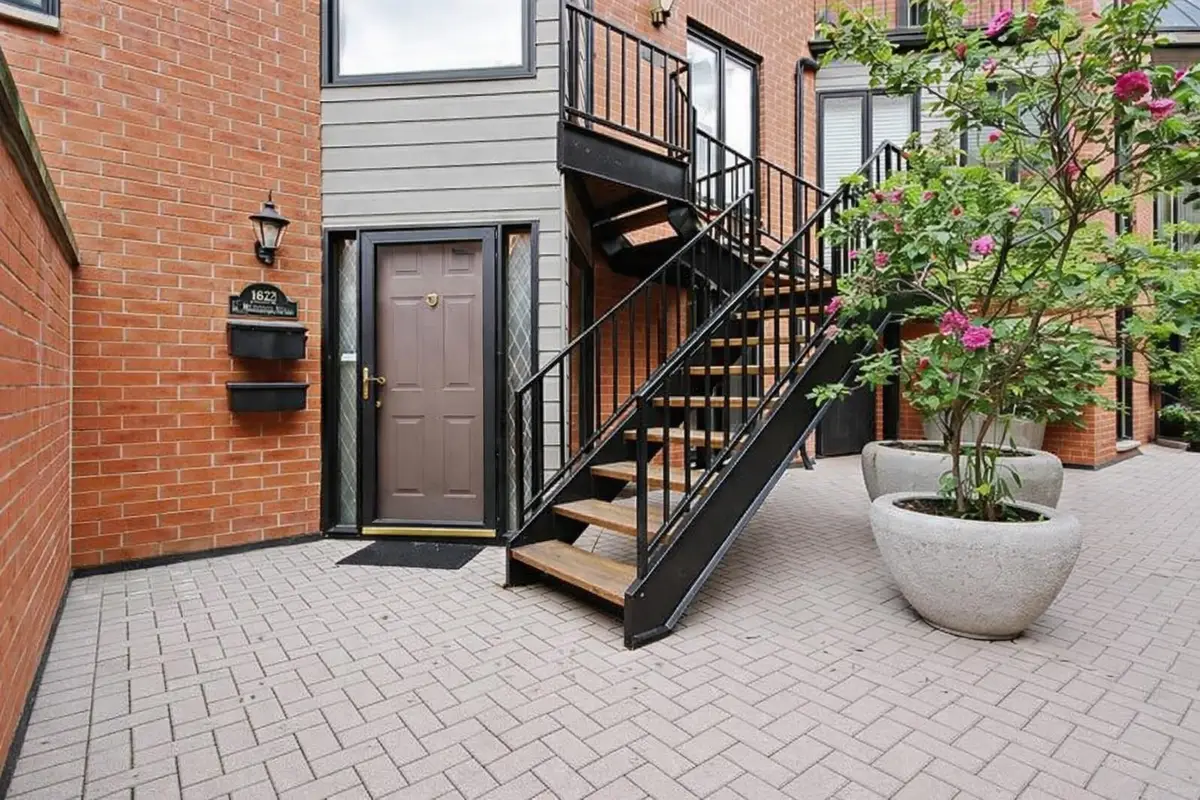 1622 N St. Michaels Court #1622, Chicago, IL 60614 - #1