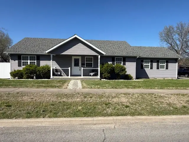 911 E Stotlar Street, Herrin, IL 62848 - #1